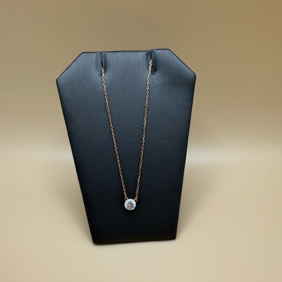 🦢SWAROVSKI NECKLACE 🦢 - Picture 6 of 15